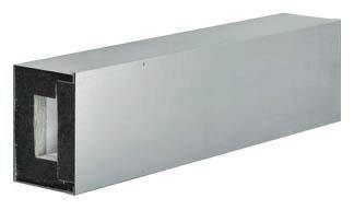 Prostokątny, metalowy kanał wentylacyjny z otwartym końcem, ukazujący ciemny materiał wewnątrz. Nadaje się do systemów wentylacyjnych.