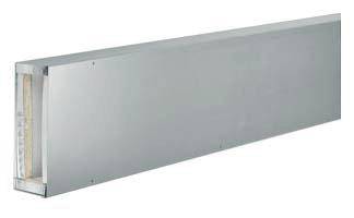 Długa, prostokątna metalowa obudowa, prawdopodobnie będąca częścią systemu wentylacji lub klimatyzacji.