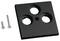 Kwadratowa czarna płyta z trzema okrągłymi otworami i małym otworem na śrubę; dwie srebrne śruby obok płyty.