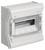 Biały plastikowy rozdzielacz elektryczny z przezroczystą pokrywą, otwierany poziomo, z miejscem na instalacje elektryczne.