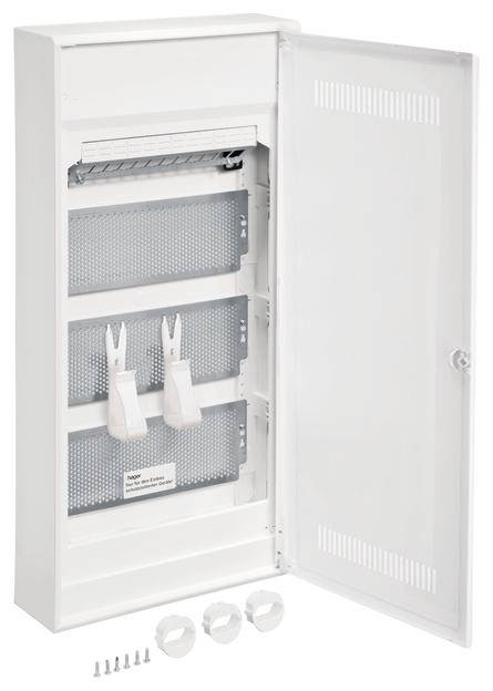 Otwarty biały rozdzielacz elektryczny z trzema jednostkami przeznaczonymi na bezpieczniki i połączenia elektryczne, wraz z materiałami montażowymi.