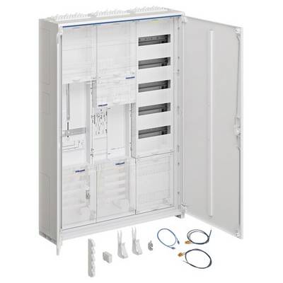 Otwarty rozdzielnik elektryczny z wieloma przegrodami i kablami. Zawiera akcesoria takie jak zaciski i przewody. Przeznaczony do instalacji elektrycznych.