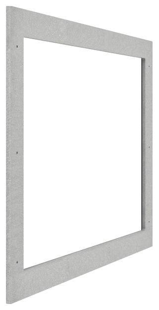 Pusty, kwadratowy ramek na zdjęcie z szarego drewna nie prezentuje żadnej zawartości.