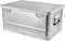 Duża srebrna skrzynka aluminiowa z uchwytami po bokach i klapowym wiekiem. Odpowiednia do przechowywania i transportu.