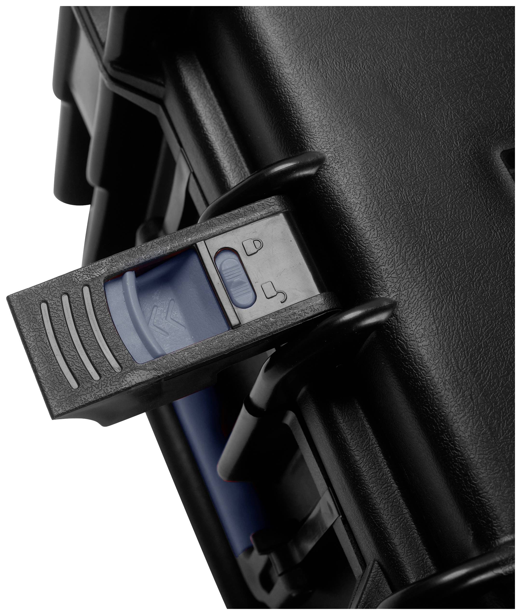 Czarny plastikowy kufer z niebieskim zamknięciem, częściowo otwarty.