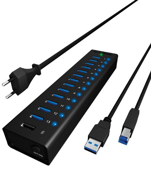 Czarny hub USB z 13 niebieskimi portami USB 3.0, włącznikiem sieciowym i zewnętrznym złączem zasilania.