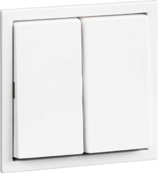 Podwójny przełącznik świetlny w kolorze białym, zamontowany na ścianie.