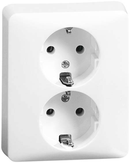 Biała podwójna wtyczka zamontowana w białej ścianie.