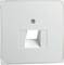 Biała kwadratowa płyta ścienna z prostokątnym otworem pośrodku, przeznaczona do montażu podłączeń elektrycznych.