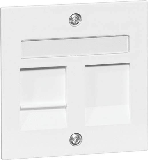 Dwuczęściowe białe gniazdo sieciowe z dwoma pustymi portami, zamontowane na ścianie, przymocowane dwoma śrubami - górną i dolną.