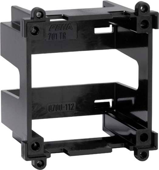 Obraz przedstawia czarną ramkę z tworzywa sztucznego z prostokątnymi wycięciami, przeznaczoną do mocowania elementów elektrycznych.