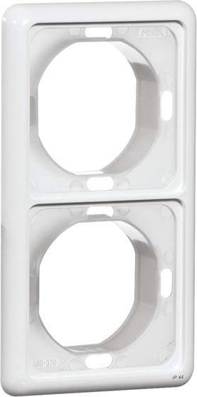 Biała plastikowa osłona podwójnego gniazda elektrycznego do montażu nad dwoma gniazdami, przeznaczona do stosowania wewnątrz pomieszczeń.