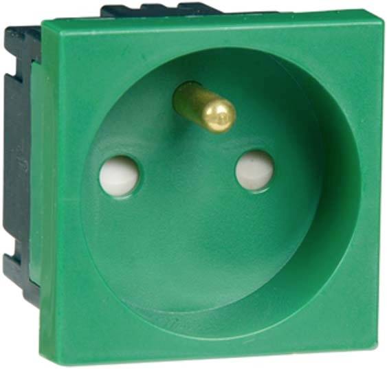Zielona wtyczka z dwoma otworami i bolcem uziemiającym pośrodku.
