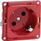 Czerwone gniazdo elektryczne z bolcem ochronnym, ramką i otworami przyłączeniowymi.
