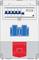 'Elektryczna szafa sterownicza z wyłącznikiem różnicowoprądowym (RCD), dwoma niebieskimi gniazdami oraz czerwonym wyłącznikiem głównym.'