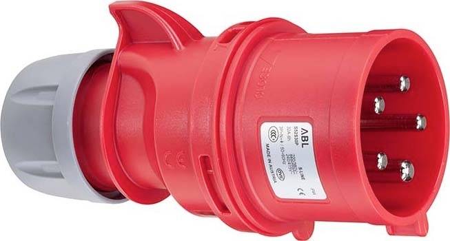 Czerwona wtyczka CEE z szarym złączem, odpowiednia do zastosowań przemysłowych, posiada pięć styków i jest przeznaczona do przewodzenia prądu wysokiego napięcia.
