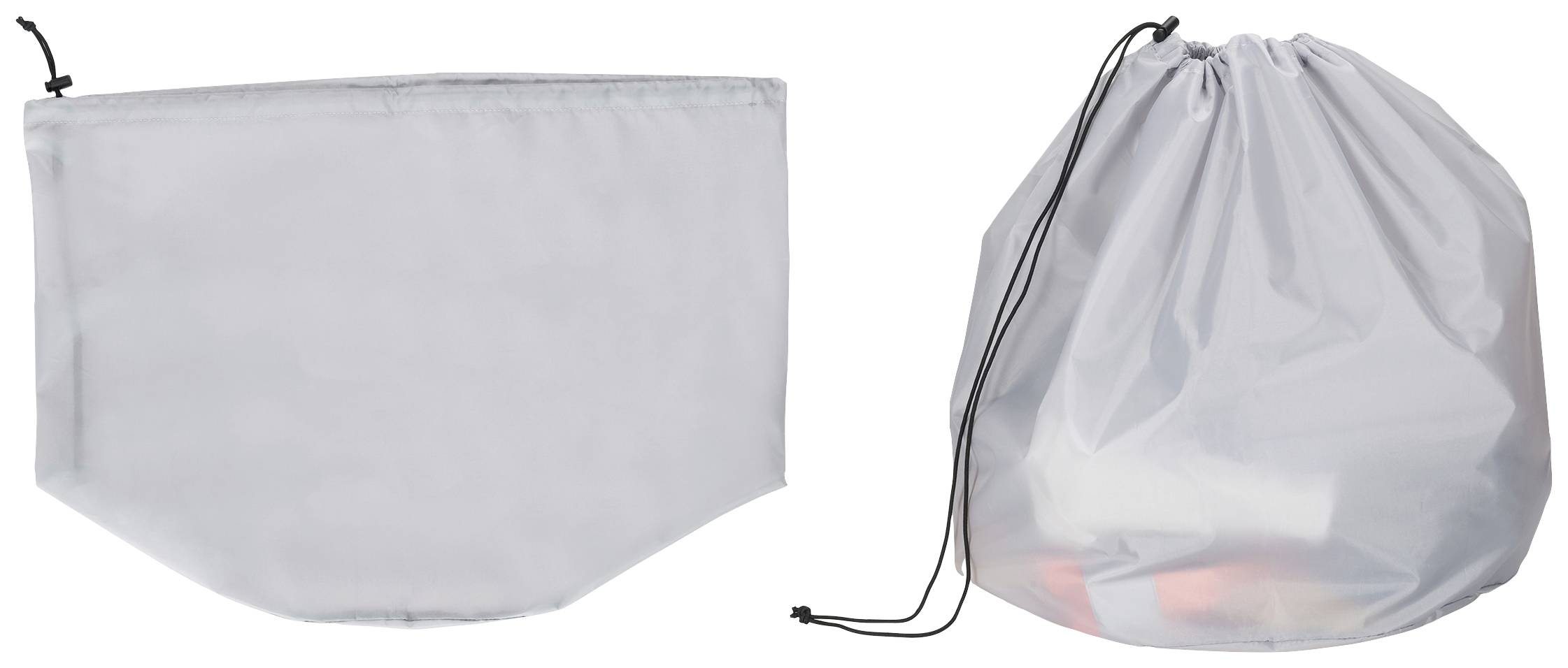 Po lewej stronie jest płaska, szara torba ze sznurkiem, po prawej zaś okrągła, wypełniona torba z tego samego materiału i z takim samym sznurkiem.