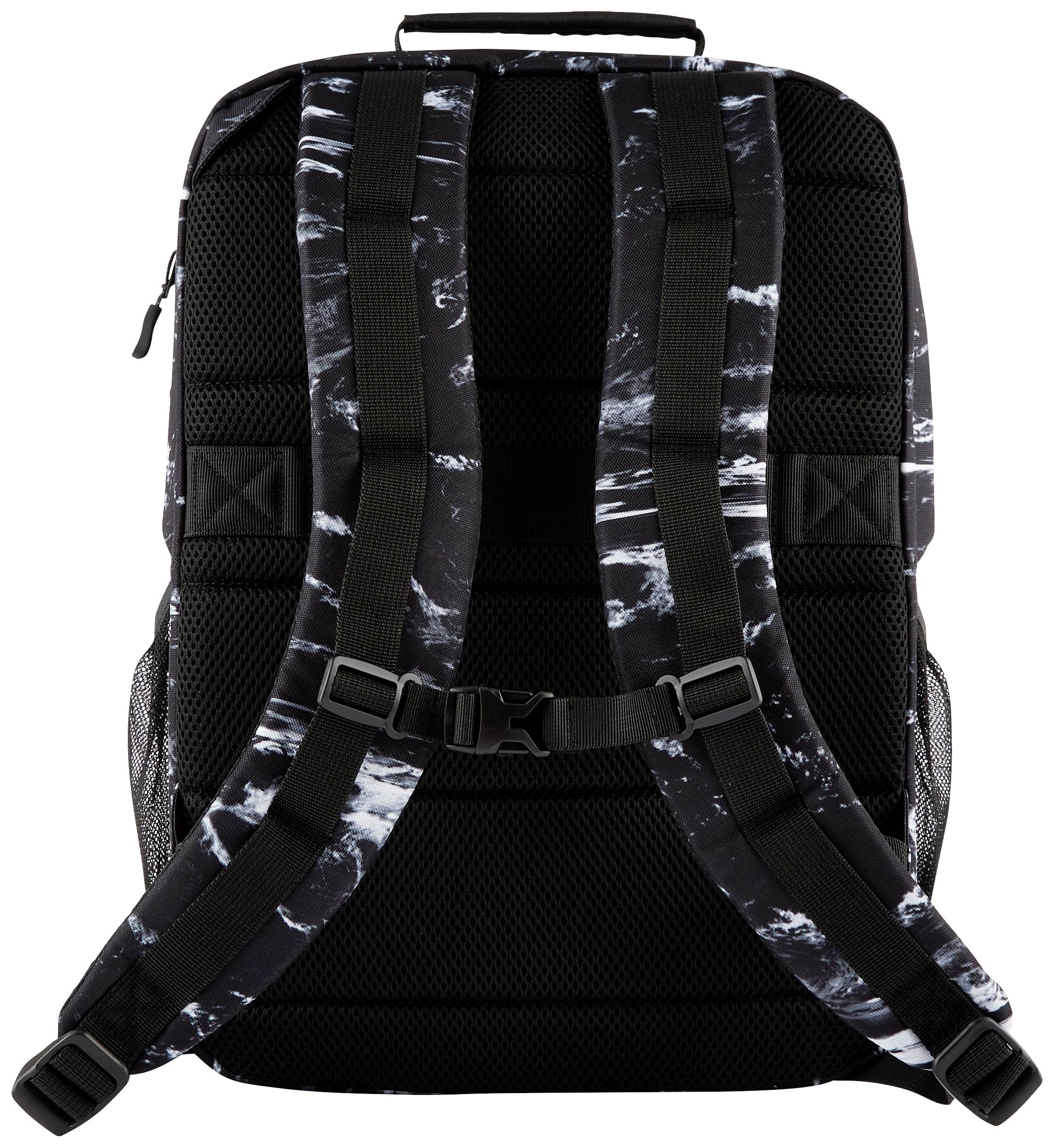 Czarny plecak z regulowanymi, wyściełanymi szelkami w marmurkowym wzorze i siateczkową tylną częścią, widok z tyłu.
