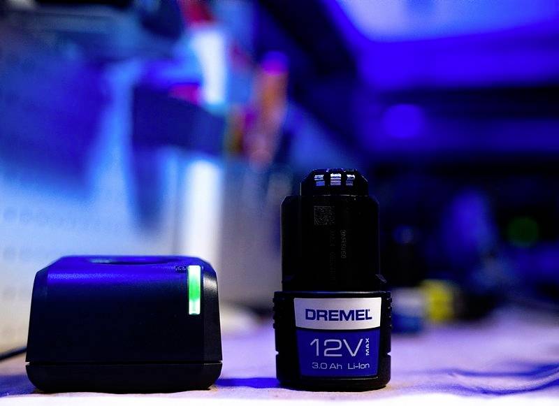 Акумулятор для електроінструменту Dremel 261512V3JA B12V30 12V 3Ah літій-іонний