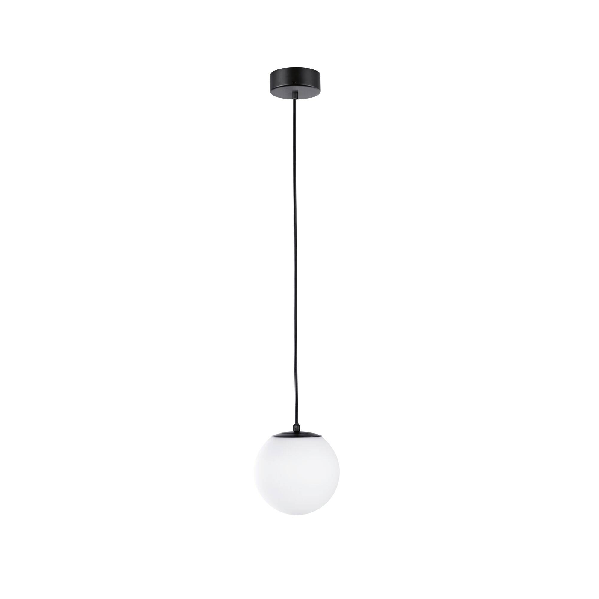 Żarówka z czarnym przewodem, wisząca z sufitu. Biały, okrągły abażur, minimalistyczny, nowoczesny design.
