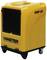 Żółty, przenośny osuszacz powietrza "DHP 20" na kółkach; marka "Master Climate Solutions". Przeznaczony głównie do zastosowań na budowach lub w wilgotnych pomieszczeniach.