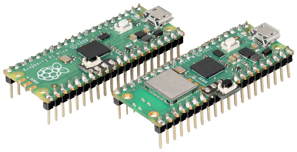 Dwie płytki Raspberry Pi Pico W ułożone obok siebie. Każda posiada wiele pinów i elementów elektronicznych. Obie mają złącze micro-USB.