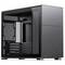 Rozpatrywana obudowa komputera PC w kolorze czarnym. Jest lekka, z przejrzystym panelem bocznym, prezentująca wnętrze oraz złącza z przodu u dołu.