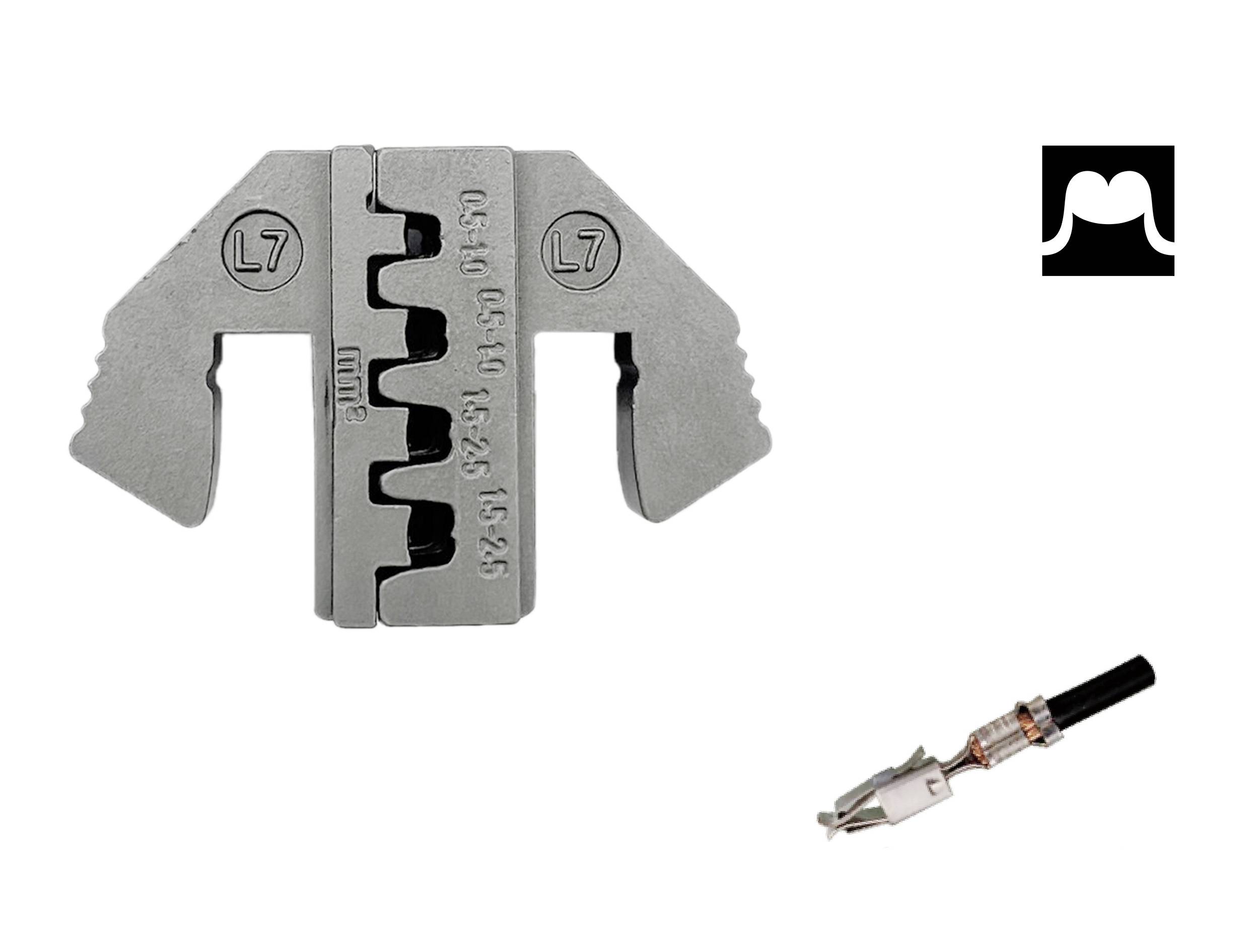 Srebrne narzędzie z napisem 'L7', które tnie lub zdejmuje izolację z kabli, obok mniejszej części narzędzia.