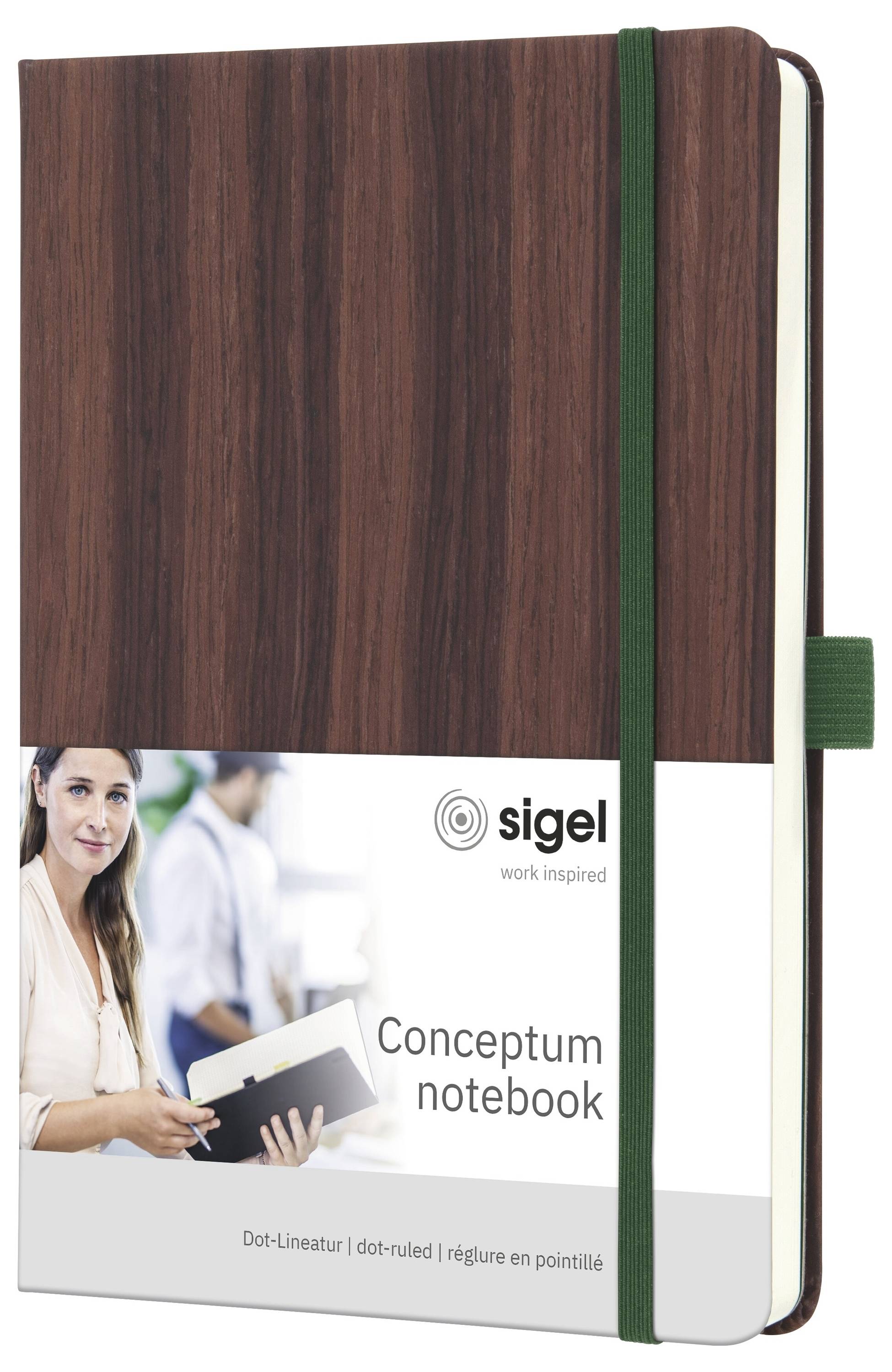 Brązowy notatnik z wzorem drewna z zieloną gumką, oznaczony "sigel" i "Conceptum notebook", na białym tle.