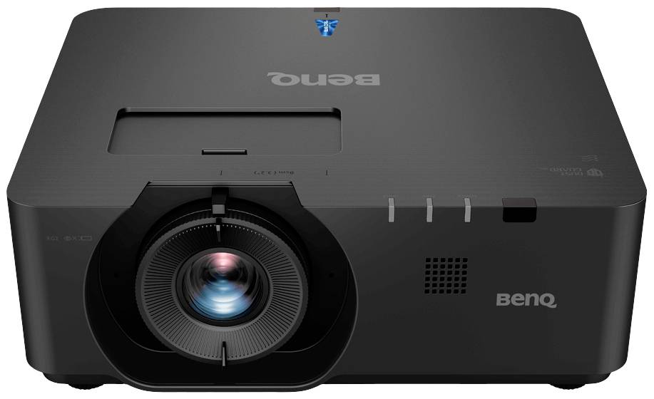 Czarny projektor BenQ z obiektywem centralnym, odpowiedni do prezentacji lub zastosowań w domowym kinie.