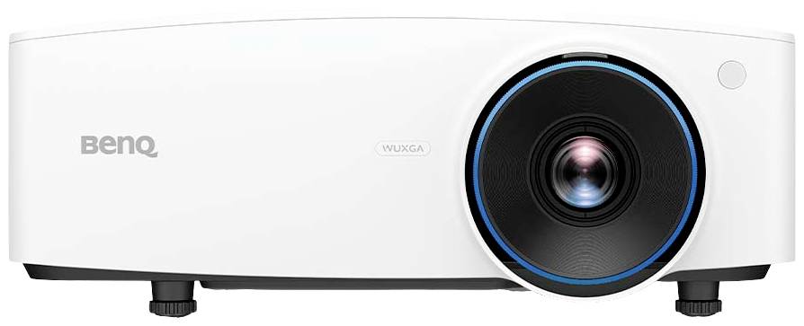 Biały projektor BenQ z dużym obiektywem i logo po lewej stronie. Zaprojektowany do prezentacji w wysokiej rozdzielczości.