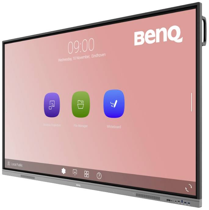 Ekran płaski BenQ na podstawie wyświetla duże ikony aplikacji do prezentacji, menedżera plików i tablicy białej. Czas i data widoczne u góry.