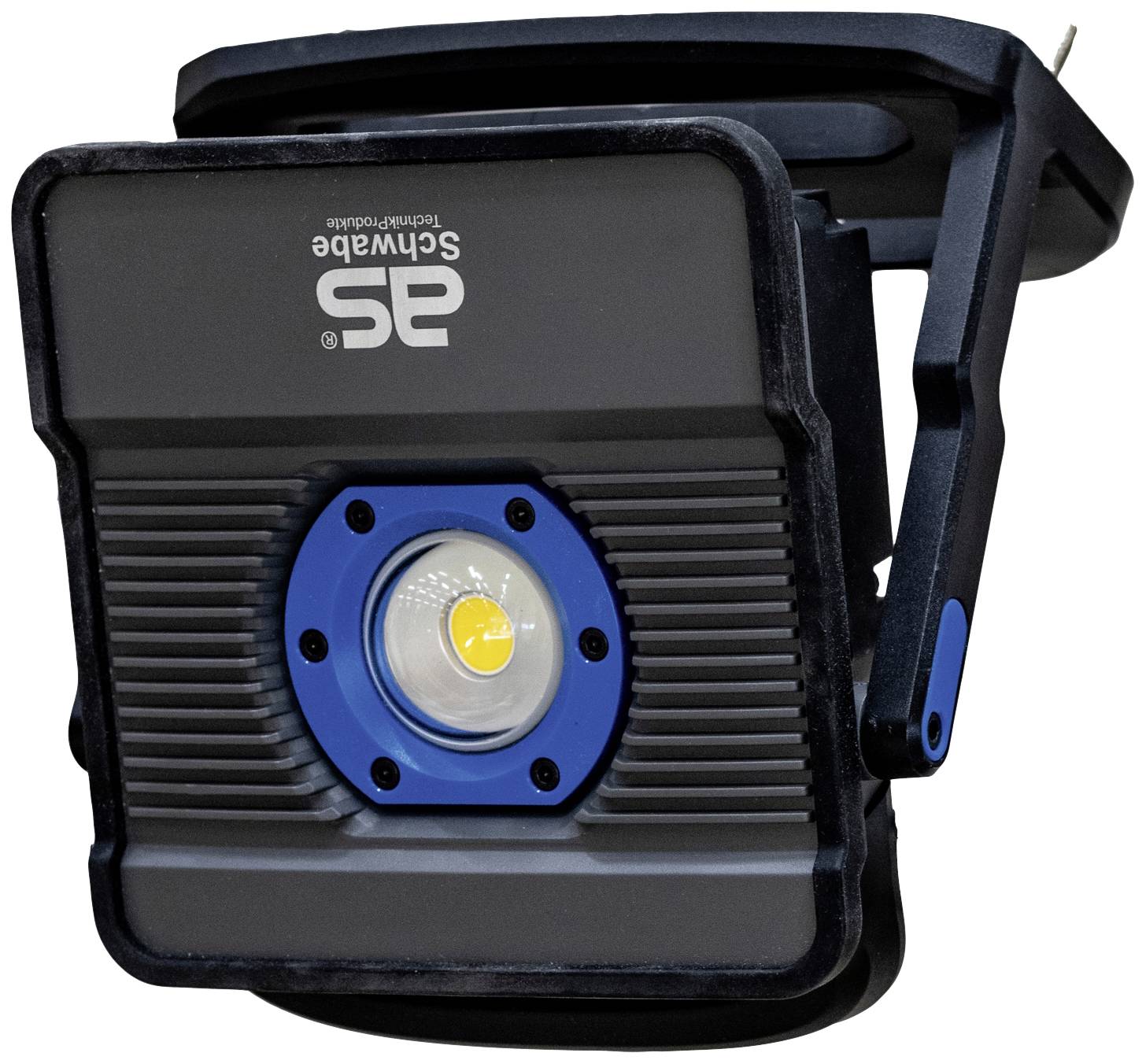 Przenośny reflektor LED z niebieskim pierścieniem wokół modułu świetlnego. Marka 'Schwabe TechnoLux'. Regulowany przegubowy uchwyt.