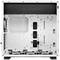 Pusty, biały tower komputerowy marki Sharkoon z wieloma miejscami na wentylatory, oknem bocznym oraz otworami do prowadzenia kabli.