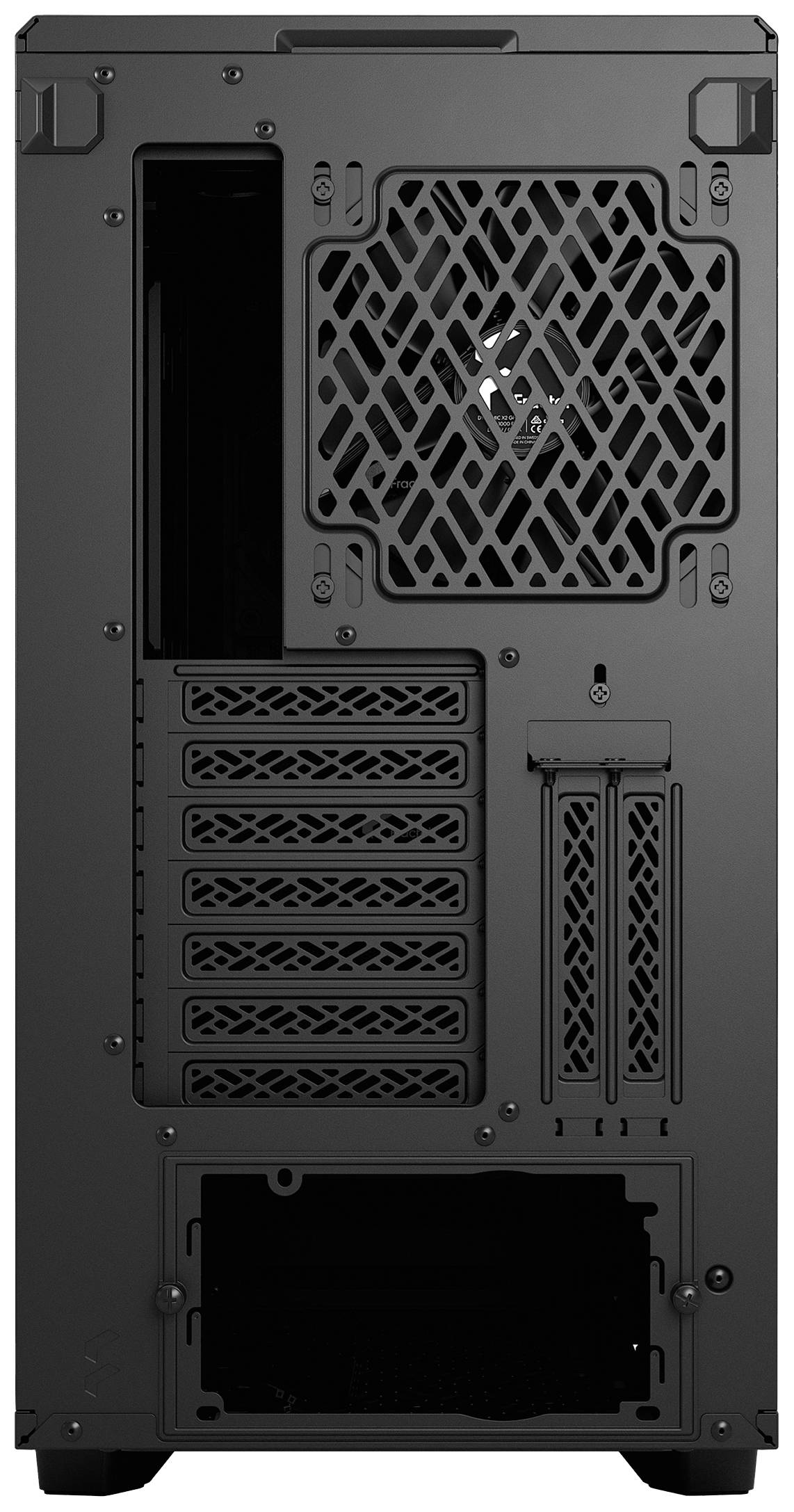 Tylna strona obudowy komputera z kratką wentylacyjną, slotami rozszerzeń i otworem na zasilacz.