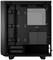 Pusta czarna obudowa komputerowa z widoczną przestrzenią wewnętrzną, uchwytami na komponenty oraz opcjami zarządzania kablami.