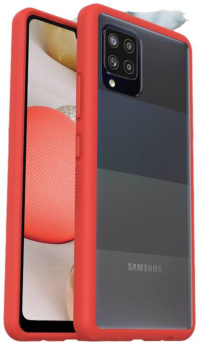 Smartfon Samsung z czerwonym etui ochronnym, z widocznym modułem aparatu i logo marki na tylnej obudowie, wyświetlacz prezentuje kolorowe kształty.
