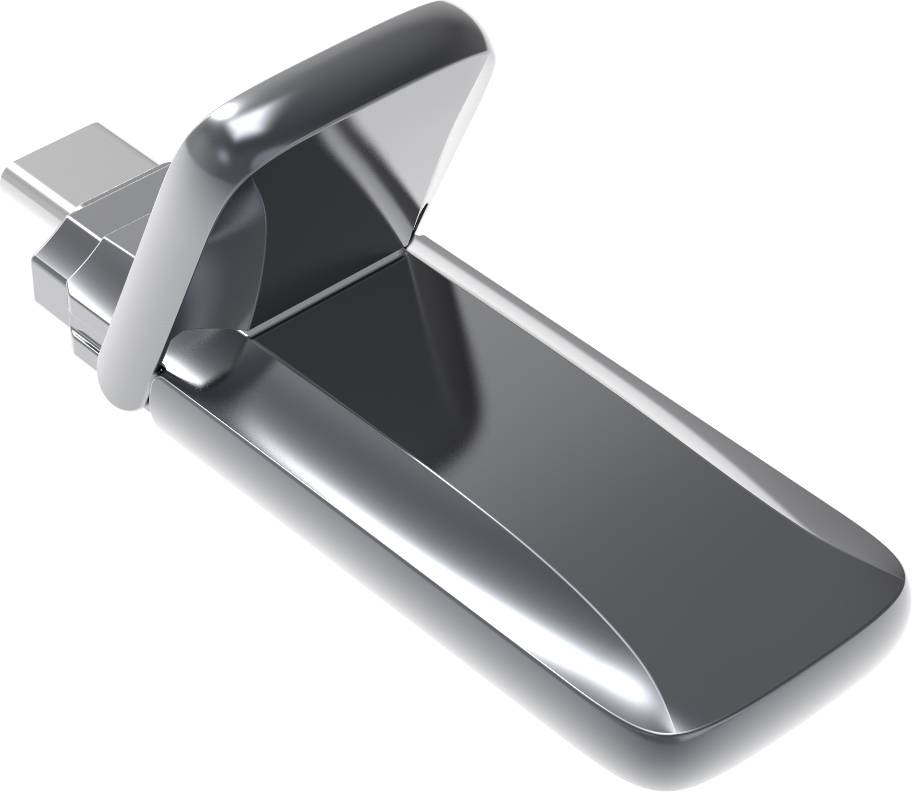 Błyszczący, srebrny pendrive z ochronną nasadką jest otwarty do połowy, ukazując złącze USB.