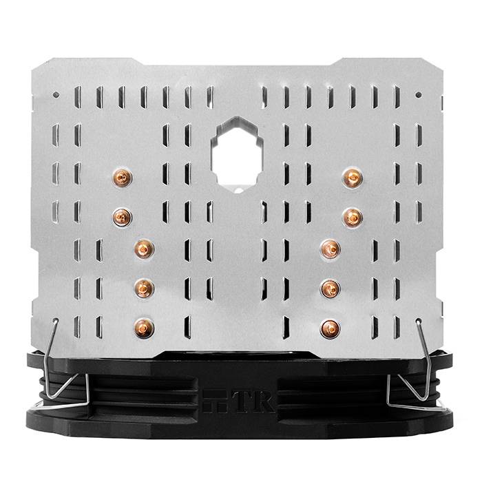 Kwadratowy metalowy radiator z ośmioma pomarańczowymi diodami LED, centralnym wycięciem w kształcie sześciokąta i czarną podstawą.