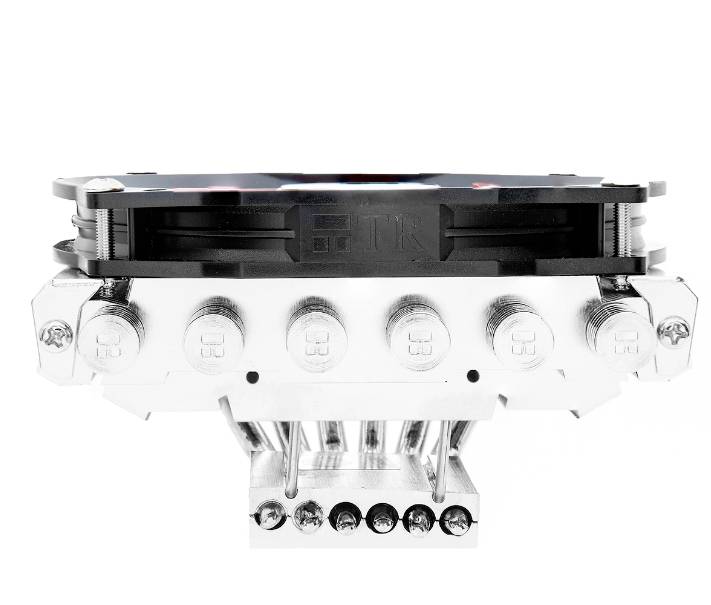 Chłodnica do procesora komputerowego z wieloma srebrnymi rurkami ciepła i czarną obudową wentylatora.