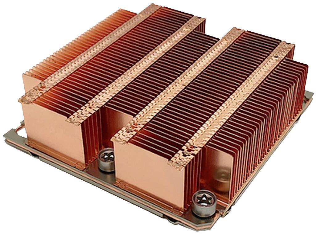 Miedziana chłodnica odprowadzająca ciepło, składająca się z kilku żeberek ułożonych równolegle na metalowej podstawie.