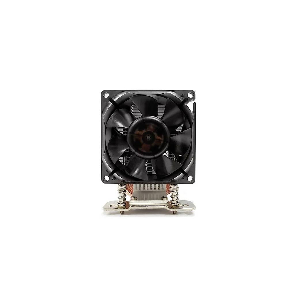 Czarny wentylator komputerowy sfotografowany od przodu na białym tle. Wentylator jest kwadratowy i posiada cztery śruby mocujące.