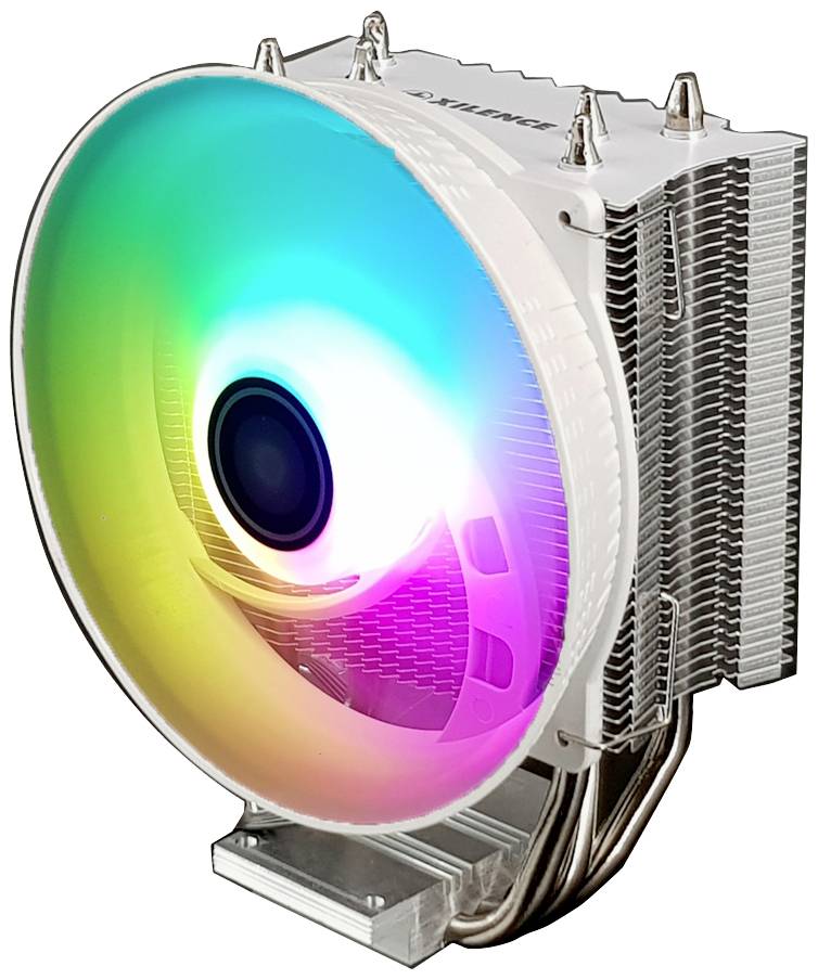 Wentylator komputerowy z podświetleniem RGB, zamontowany na chłodnicy wyposażonej w wielorurowe heat pipes i żeberka chłodzące.