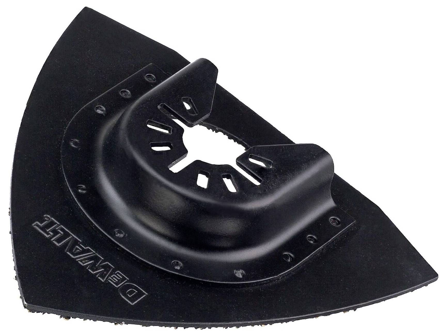 Trójkątny, czarno-metalowy adapter szlifierski z półokrągłą osłoną z tworzywa sztucznego do elektronarzędzia, widoczna nazwa marki.