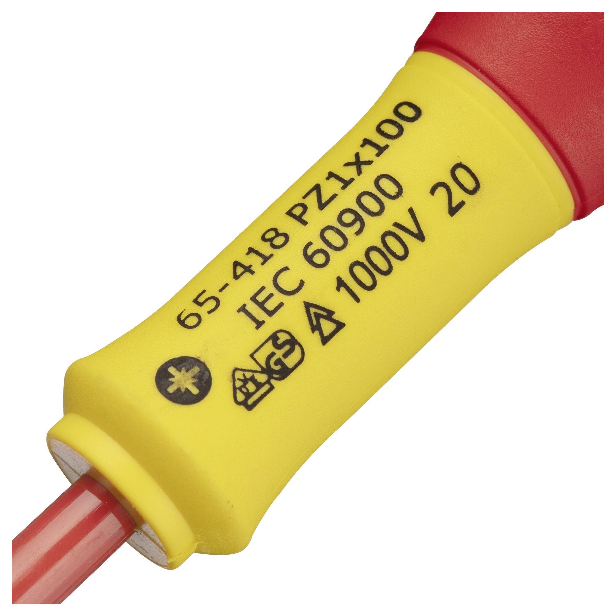 Żółte, izolowane narzędzie z czerwonym uchwytem, oznaczone napisami '65-418 PZ1x100', 'IEC 60900' oraz '1000V 20', przeznaczone do prac elektrycznych z zachowaniem bezpieczeństwa.
