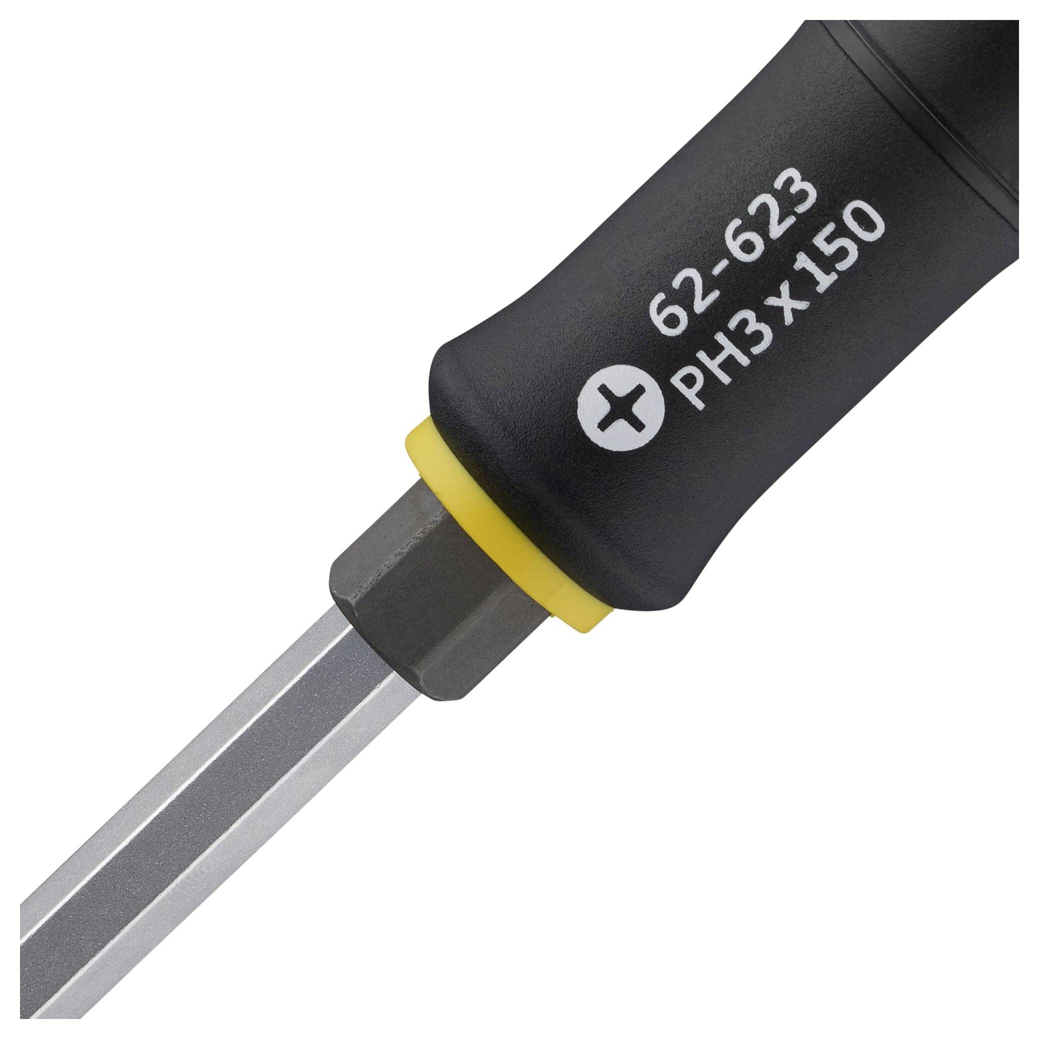 Zbliżenie wkrętaka z czarnym uchwytem; napis '62-623 PH3 x 150' w kolorze białym.