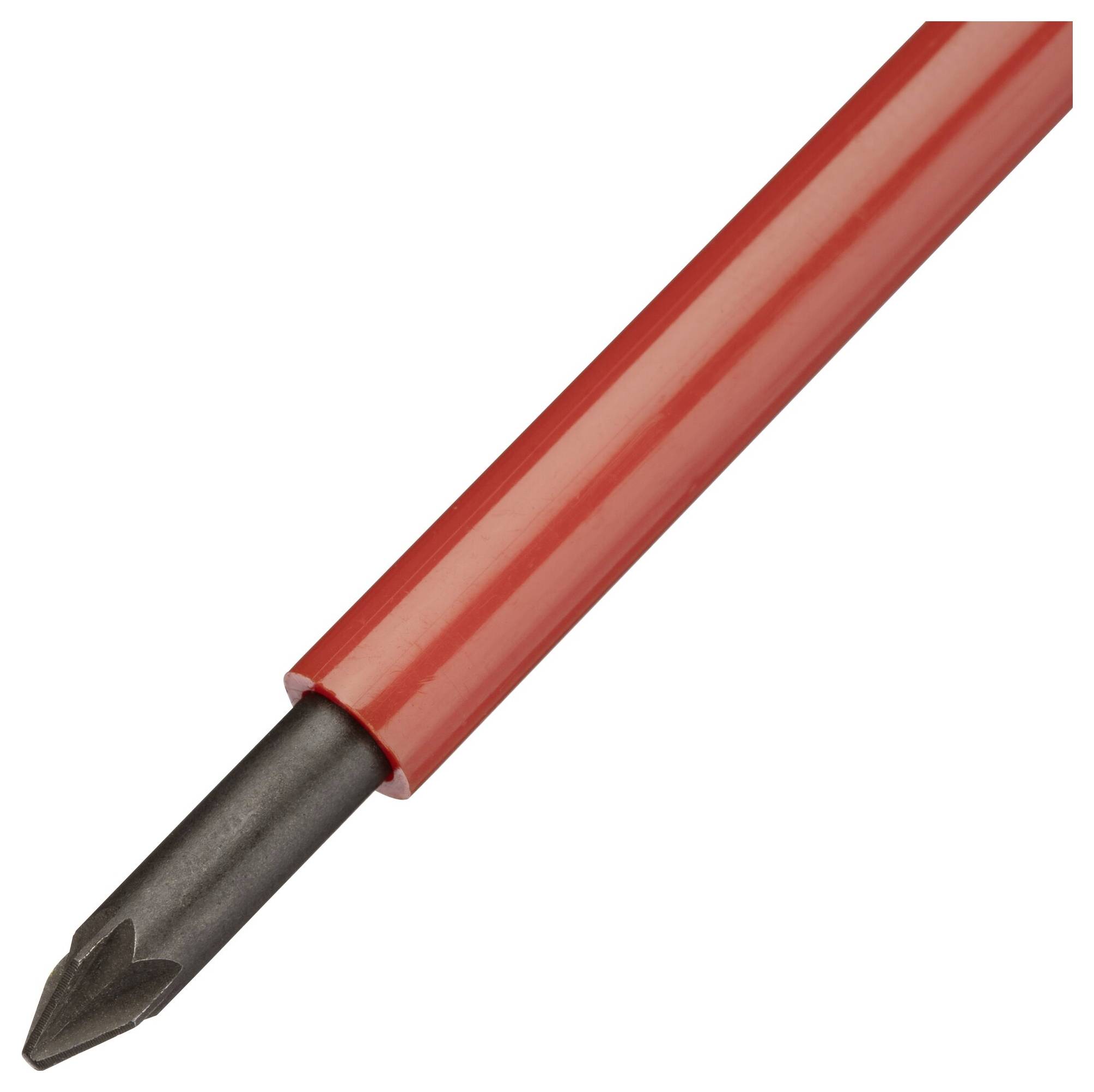 Czerwony wkrętak z czarną końcówką krzyżakową, skierowany skośnie w dół w prawo. Narzędzie do prac majsterkowiczów i naprawczych.