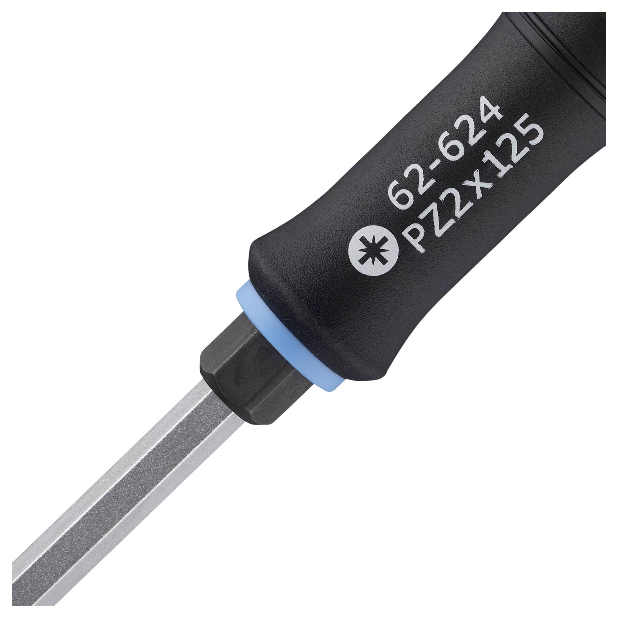 Wkrętak z czarną rękojeścią i niebieskim oznaczeniem; nadruk '62-624 PZ2x125' wskazuje na rozmiar i typ narzędzia.