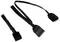 Trzy czarne kable: jeden z wtyczką czterobolcową, jeden z wtyczką trzybolcową oraz jeden zakończony przewodem bez wtyczki. Służą one do łączenia komponentów.
