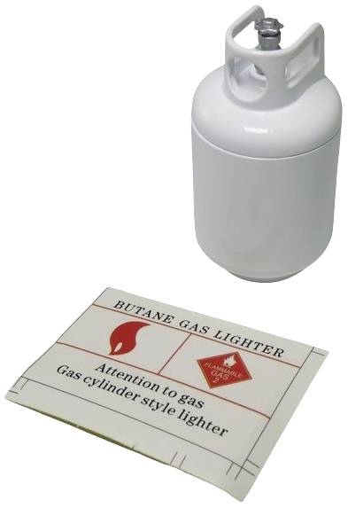 Butlowa butla gazowa do zapalniczek z opakowaniem, na którym widnieje napis "Butane Gas Lighter" oraz ostrzeżenie dotyczące kształtu cylindra gazowego.